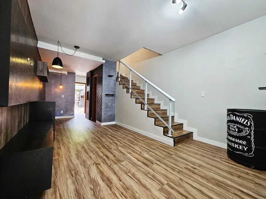 Foto 3 de Casa com 2 quartos à venda, 77m2 em Aventureiro, Joinville - SC