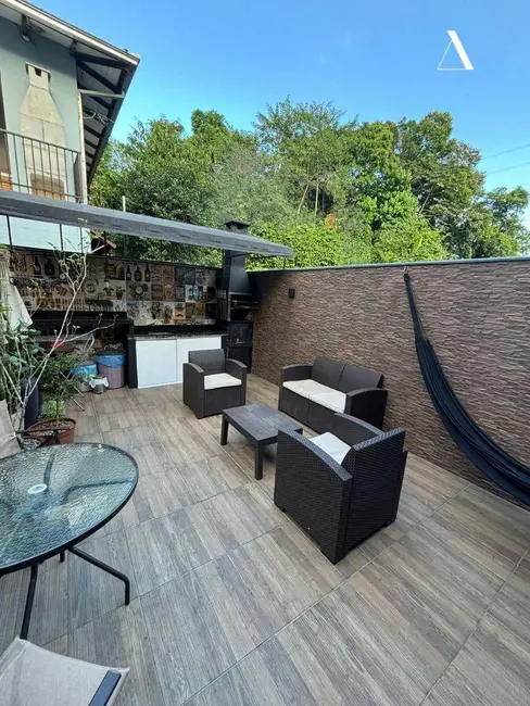 Foto 1 de Casa com 2 quartos à venda, 77m2 em Aventureiro, Joinville - SC