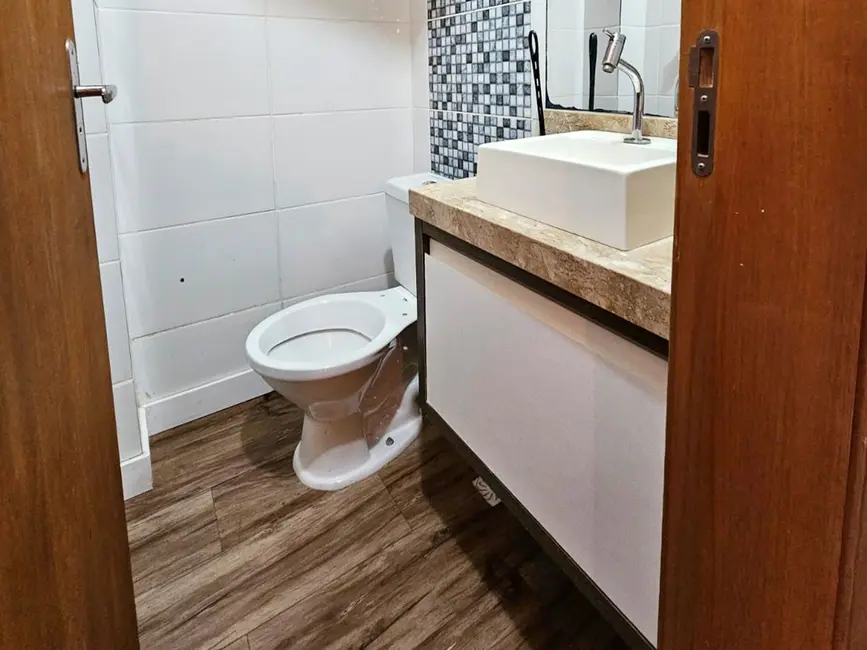 Foto 5 de Casa com 2 quartos à venda, 77m2 em Aventureiro, Joinville - SC