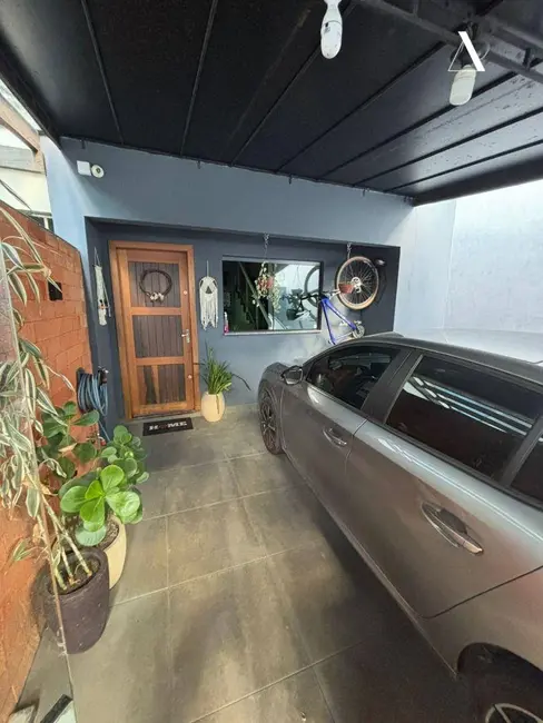 Foto 8 de Casa com 2 quartos à venda, 77m2 em Aventureiro, Joinville - SC