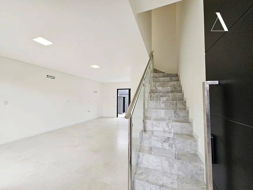 Casa com 3 quartos à venda, 86m2 em América, Joinville - SC - imagem 9 Foto 9 de Casa com 3 quartos à venda, 86m2 em América, Joinville - SC