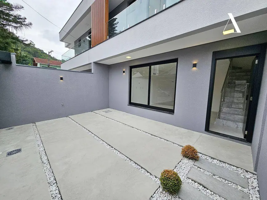 Casa com 3 quartos à venda, 86m2 em América, Joinville - SC - imagem 2 Foto 2 de Casa com 3 quartos à venda, 86m2 em América, Joinville - SC