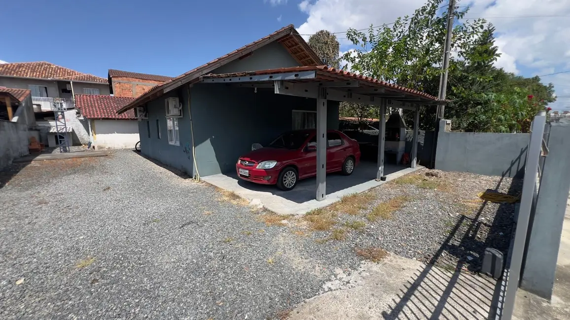 Foto 1 de Casa com 4 quartos à venda, 288m2 em Jardim Iririú, Joinville - SC