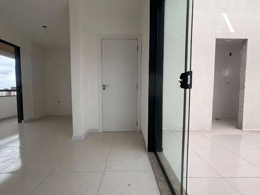 Foto 3 de Cobertura com 2 quartos à venda, 94m2 em Fátima, Joinville - SC