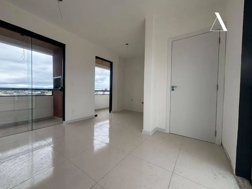 Foto 2 de Cobertura com 2 quartos à venda, 94m2 em Fátima, Joinville - SC