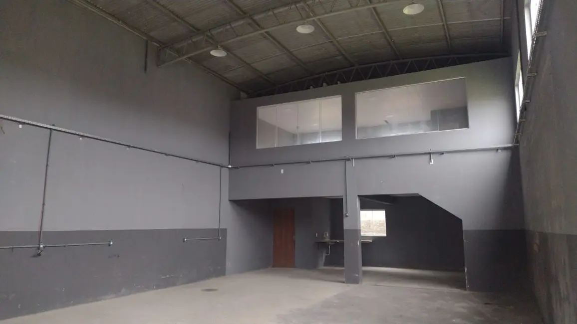 Foto 1 de Armazém / Galpão à venda, 240m2 em Araquari - SC