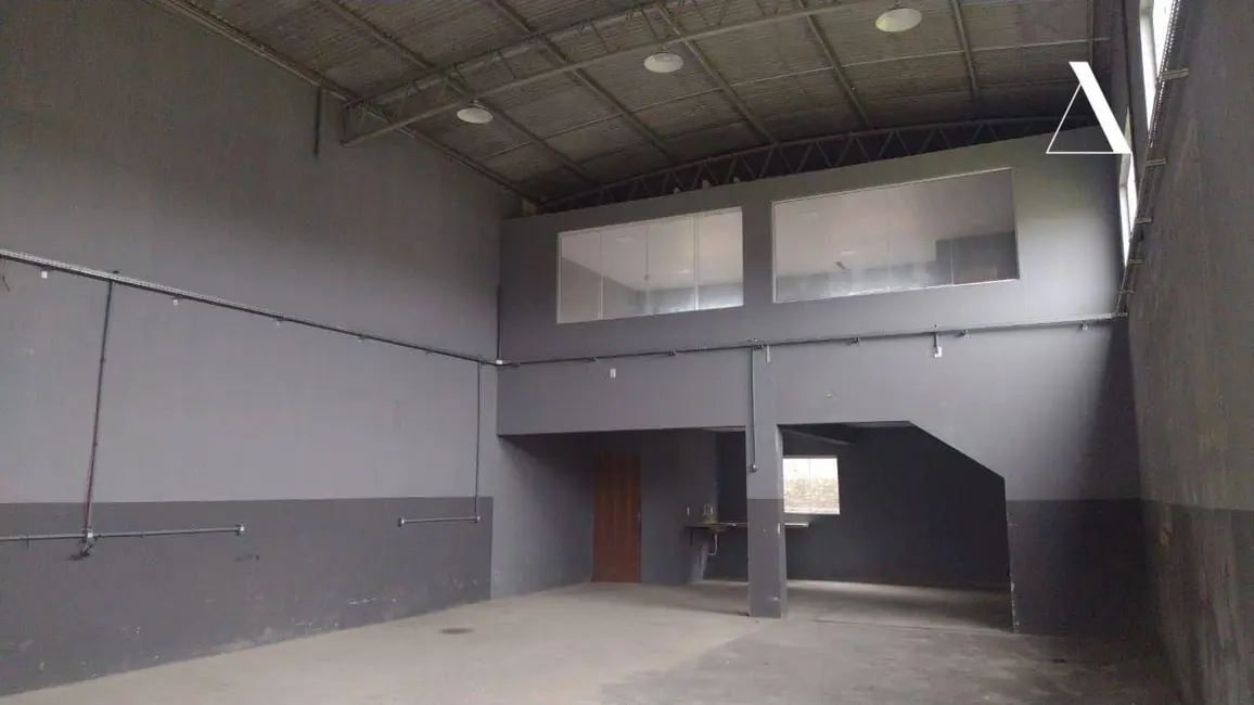 Foto 1 de Armazém / Galpão à venda, 240m2 em Araquari - SC