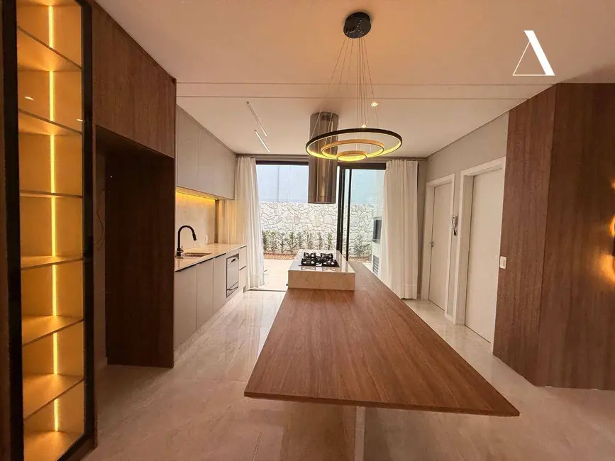 Foto 3 de Casa de Condomínio com 3 quartos à venda, 160m2 em Glória, Joinville - SC