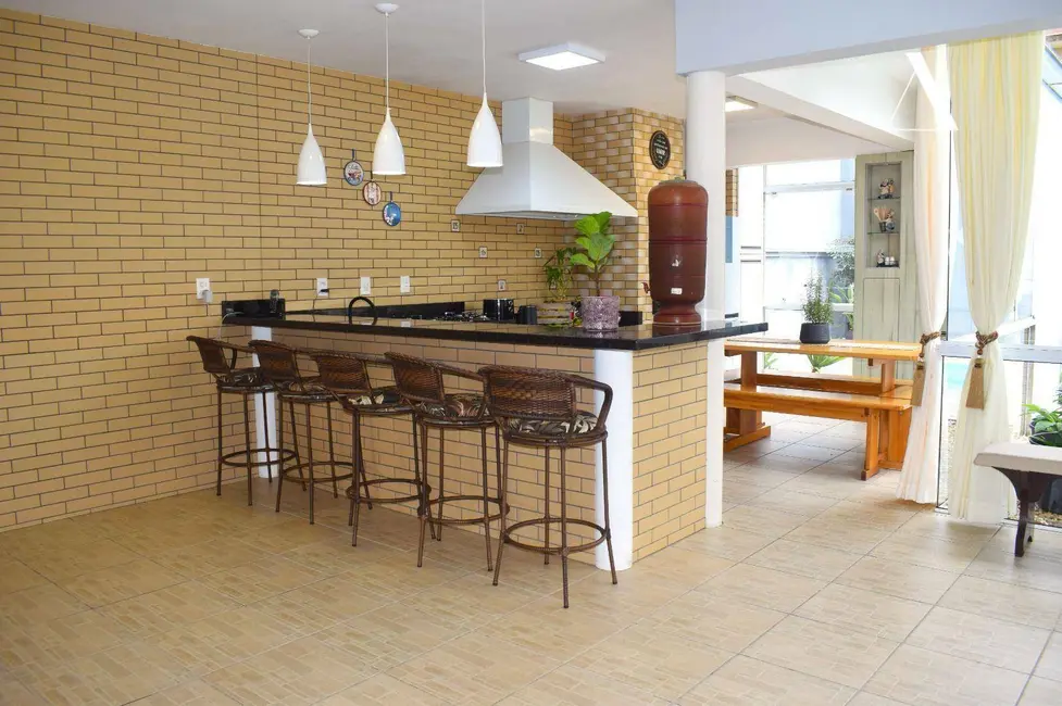 Foto 7 de Casa com 4 quartos à venda, 552m2 em Glória, Joinville - SC