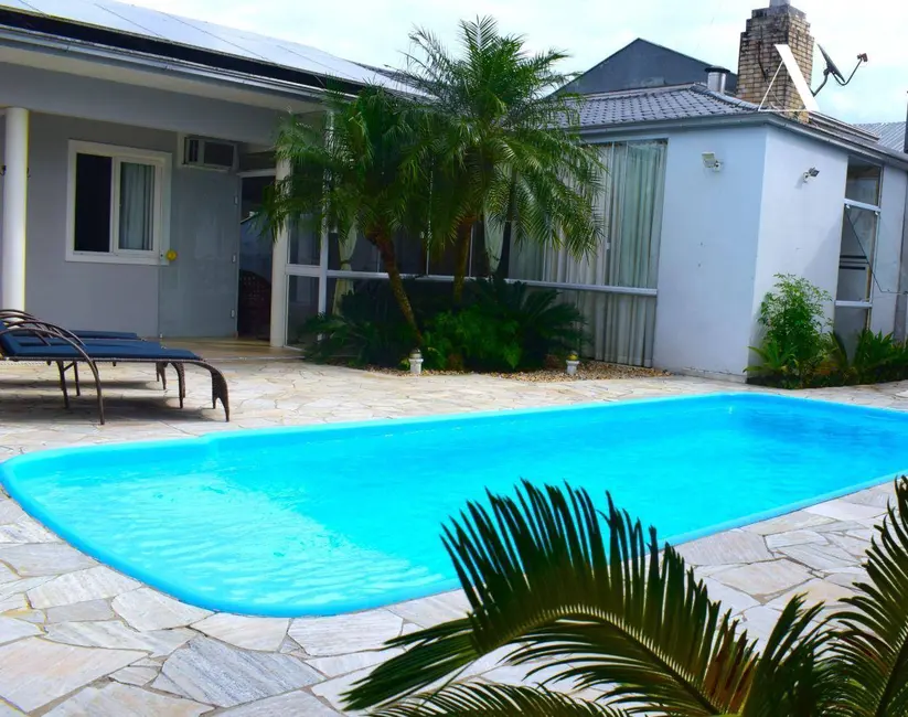 Foto 1 de Casa com 4 quartos à venda, 552m2 em Glória, Joinville - SC