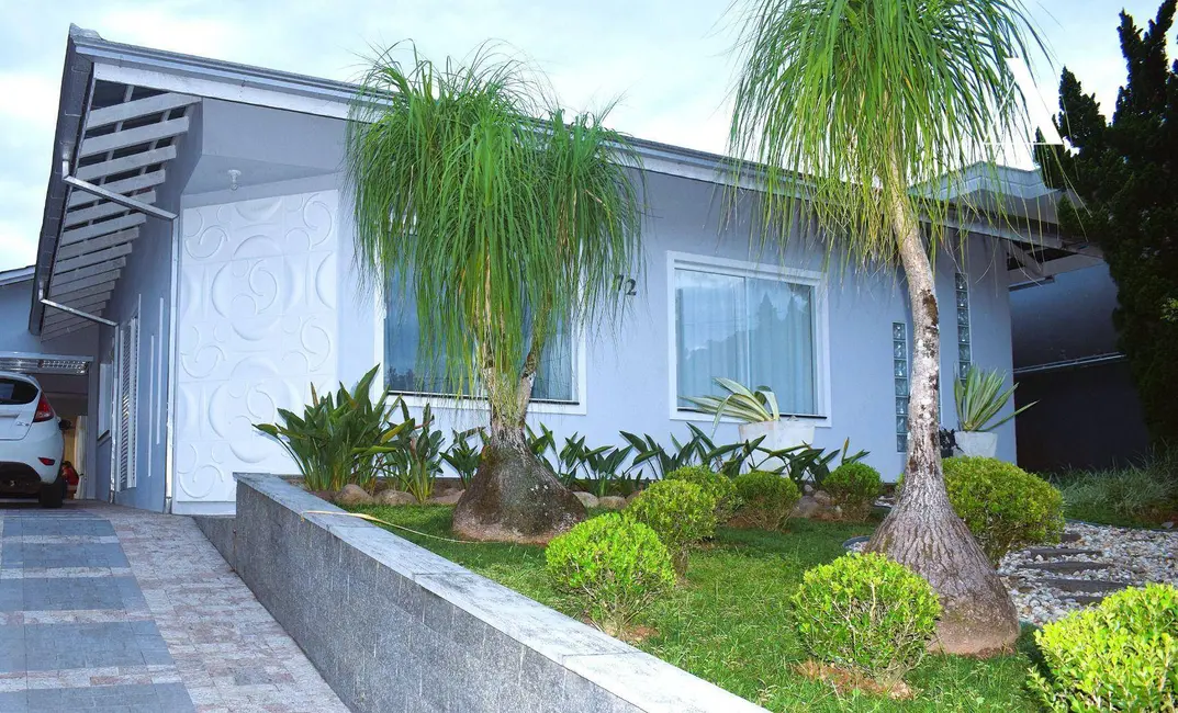 Foto 2 de Casa com 4 quartos à venda, 552m2 em Glória, Joinville - SC