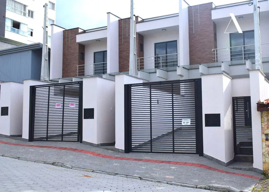 Foto 1 de Casa de Condomínio com 3 quartos à venda, 143m2 em Costa e Silva, Joinville - SC