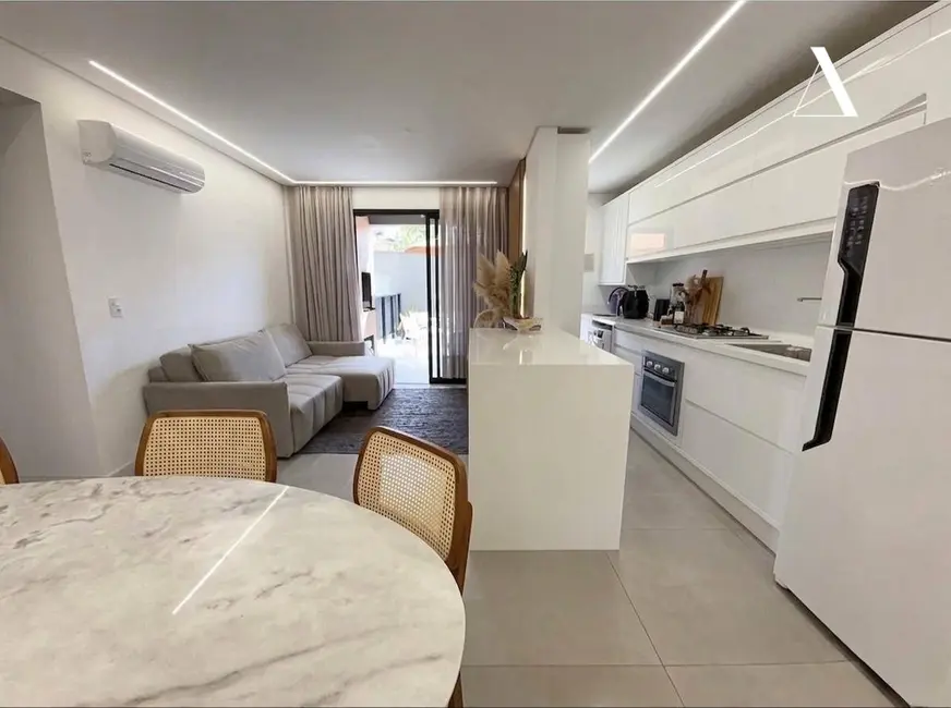 Foto 2 de Apartamento com 2 quartos à venda, 81m2 em Costa e Silva, Joinville - SC