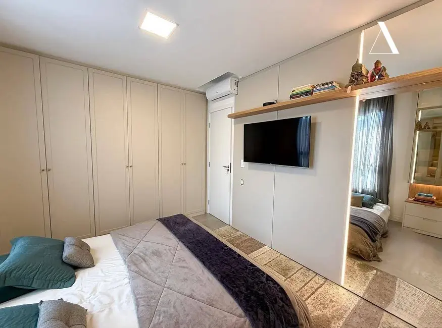 Foto 9 de Apartamento com 2 quartos à venda, 81m2 em Costa e Silva, Joinville - SC