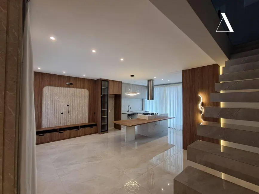 Foto 1 de Casa de Condomínio com 3 quartos para alugar, 160m2 em Glória, Joinville - SC