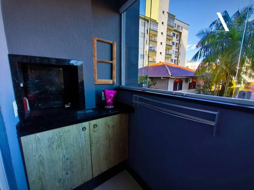 Foto 6 de Apartamento com 2 quartos à venda, 81m2 em Santo Antônio, Joinville - SC