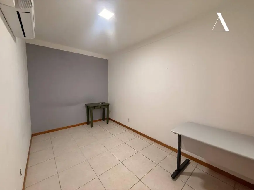Foto 6 de Apartamento com 2 quartos à venda, 64m2 em Santo Antônio, Joinville - SC