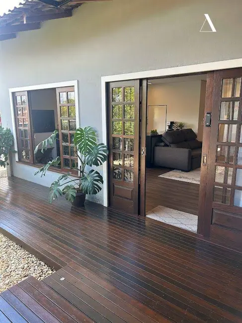 Foto 3 de Casa com 3 quartos à venda, 360m2 em Araquari - SC