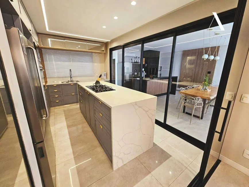Foto 8 de Casa de Condomínio com 3 quartos à venda, 506m2 em Glória, Joinville - SC