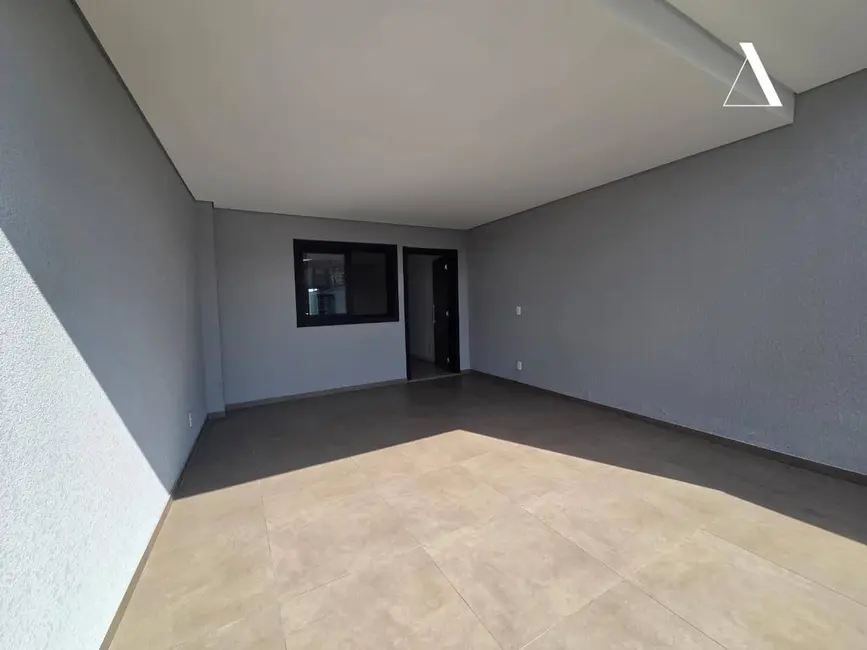 Foto 2 de Casa com 3 quartos à venda, 103m2 em Boa Vista, Joinville - SC