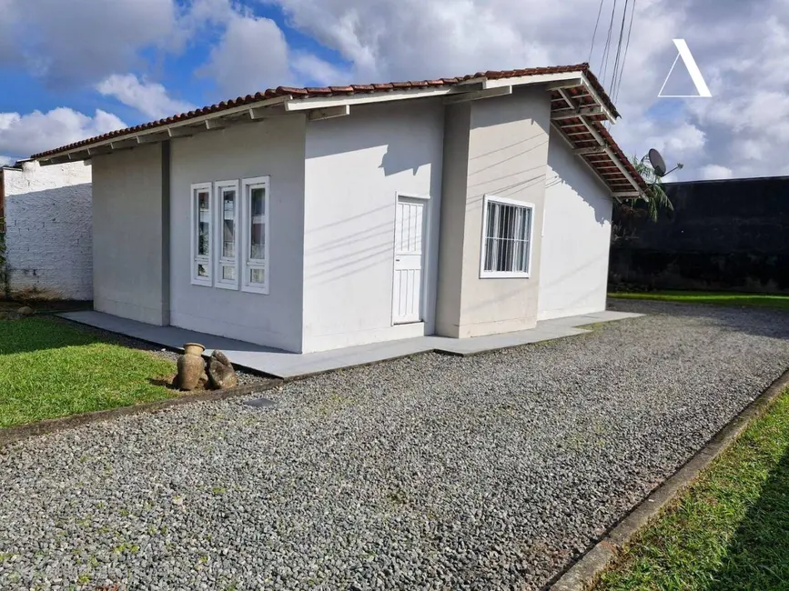 Foto 1 de Casa com 3 quartos à venda, 450m2 em João Costa, Joinville - SC