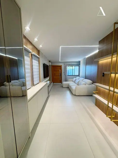 Foto 1 de Casa com 3 quartos à venda, 180m2 em Jardim Sofia, Joinville - SC