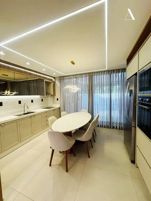 Foto 3 de Casa com 3 quartos à venda, 180m2 em Jardim Sofia, Joinville - SC