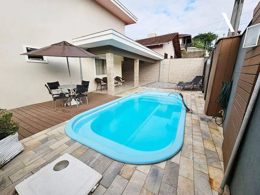 Casa com 3 quartos à venda, 186m2 em Floresta, Joinville - SC - imagem 3 Foto 3 de Casa com 3 quartos à venda, 186m2 em Floresta, Joinville - SC