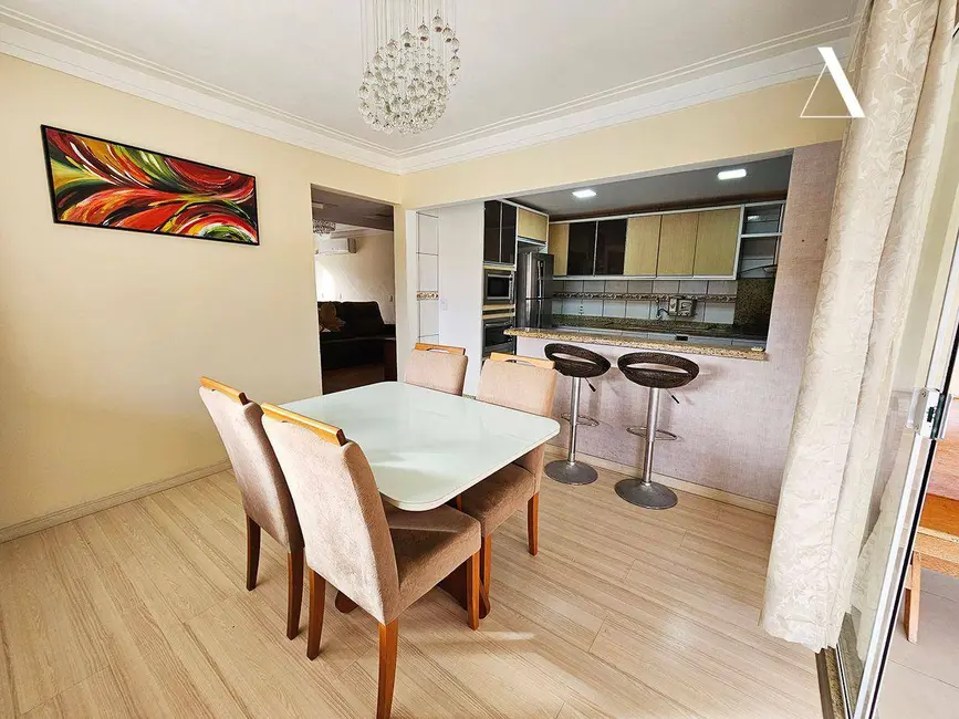 Casa com 3 quartos à venda, 186m2 em Floresta, Joinville - SC - imagem 7 Foto 7 de Casa com 3 quartos à venda, 186m2 em Floresta, Joinville - SC