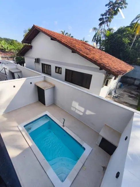 Foto 9 de Casa com 3 quartos à venda, 450m2 em Glória, Joinville - SC