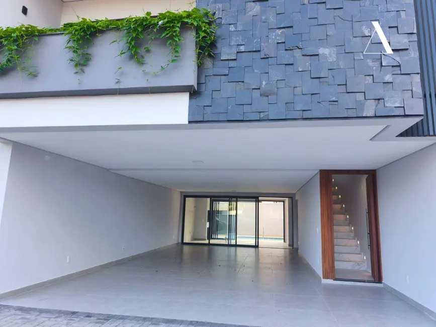 Foto 4 de Casa com 3 quartos à venda, 450m2 em Glória, Joinville - SC