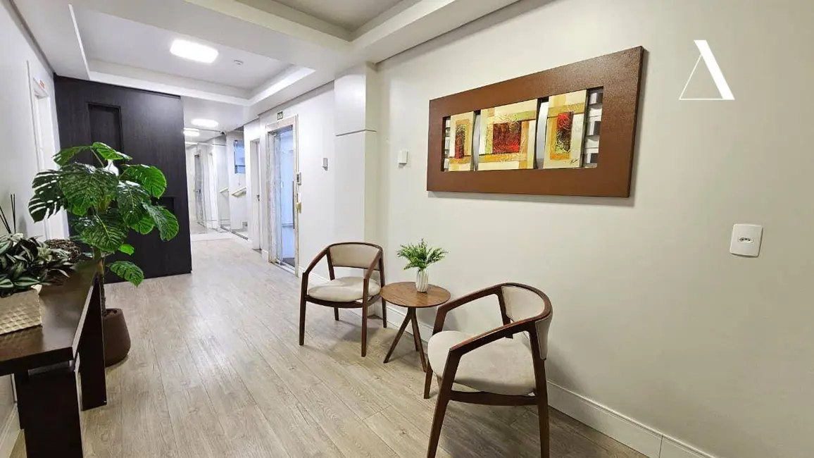 Foto 3 de Apartamento com 3 quartos à venda, 92m2 em Bucarein, Joinville - SC
