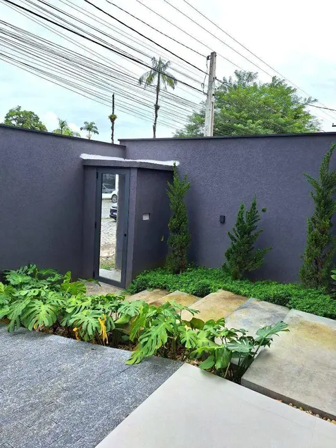 Casa com 3 quartos à venda, 207m2 em América, Joinville - SC - imagem 4 Foto 4 de Casa com 3 quartos à venda, 207m2 em América, Joinville - SC