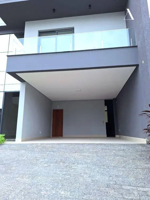 Casa com 3 quartos à venda, 207m2 em América, Joinville - SC - imagem 3 Foto 3 de Casa com 3 quartos à venda, 207m2 em América, Joinville - SC