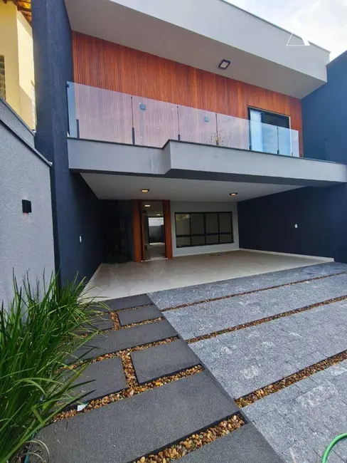 Casa com 3 quartos à venda, 173m2 em Glória, Joinville - SC - imagem 1 Foto 1 de Casa com 3 quartos à venda, 173m2 em Glória, Joinville - SC