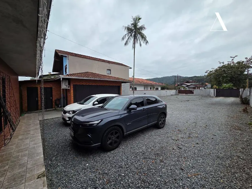 Foto 4 de Casa com 4 quartos à venda, 810m2 em Iririú, Joinville - SC