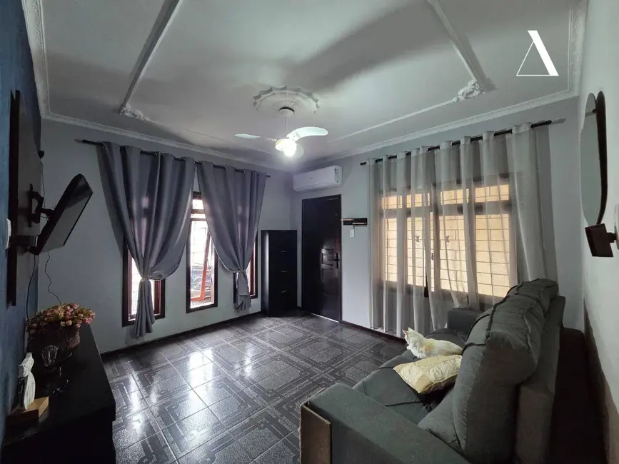 Foto 9 de Casa com 4 quartos à venda, 810m2 em Iririú, Joinville - SC