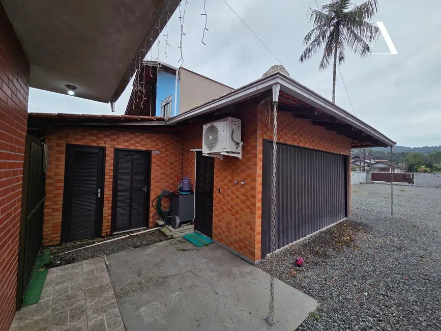 Foto 5 de Casa com 4 quartos à venda, 810m2 em Iririú, Joinville - SC