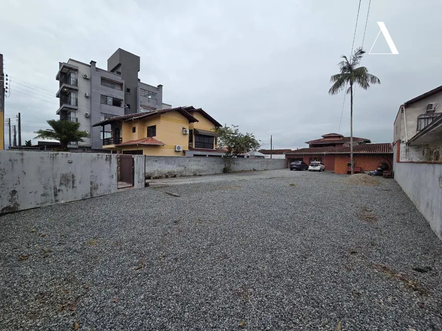 Foto 1 de Casa com 4 quartos à venda, 810m2 em Iririú, Joinville - SC