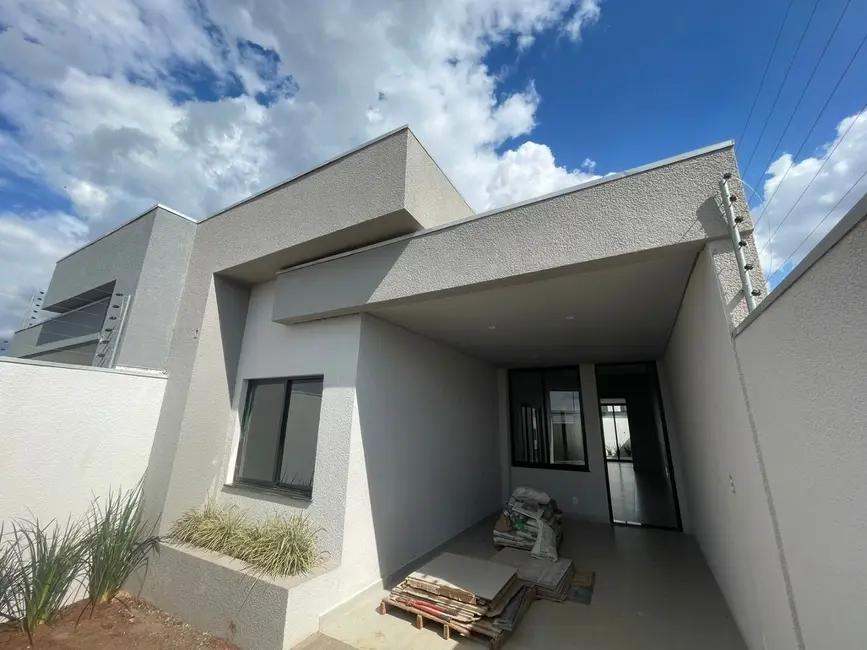 Foto 1 de Casa com 3 quartos à venda, 150m2 em Cascavel - PR