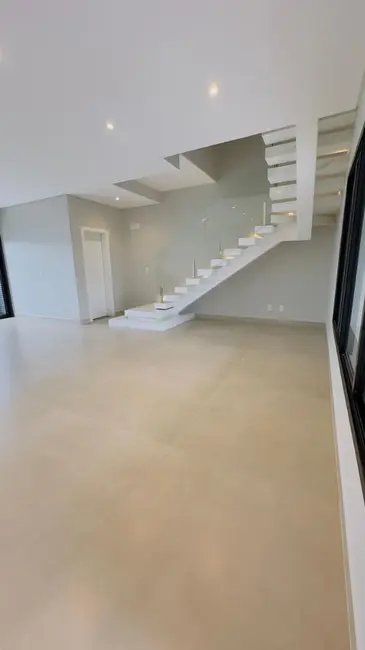 Foto 7 de Sobrado com 3 quartos à venda, 153m2 em Cascavel - PR