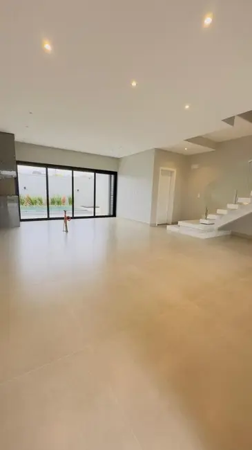 Foto 6 de Sobrado com 3 quartos à venda, 153m2 em Cascavel - PR