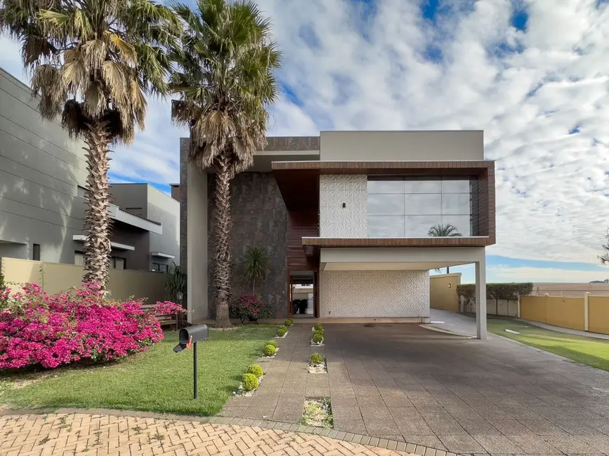 Foto 3 de Sobrado com 4 quartos à venda, 597m2 em Santa Cruz, Cascavel - PR