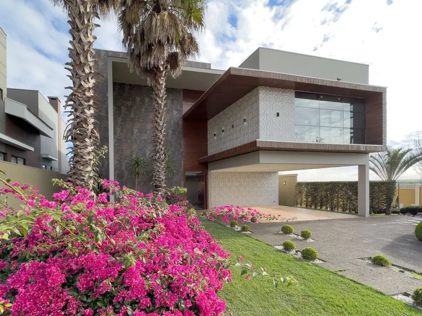 Foto 2 de Sobrado com 4 quartos à venda, 597m2 em Santa Cruz, Cascavel - PR