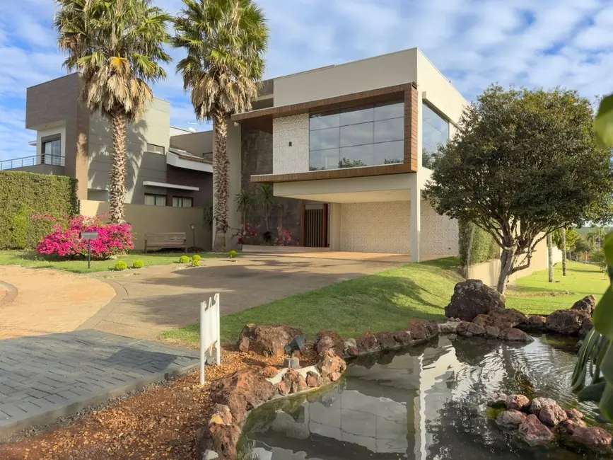 Foto 1 de Sobrado com 4 quartos à venda, 597m2 em Santa Cruz, Cascavel - PR