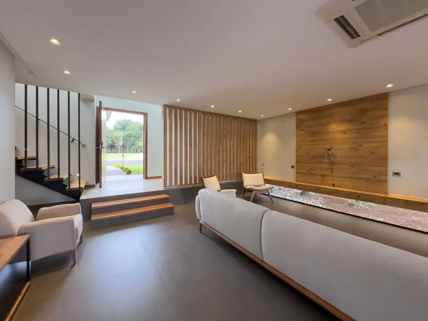 Foto 4 de Sobrado com 4 quartos à venda, 597m2 em Santa Cruz, Cascavel - PR