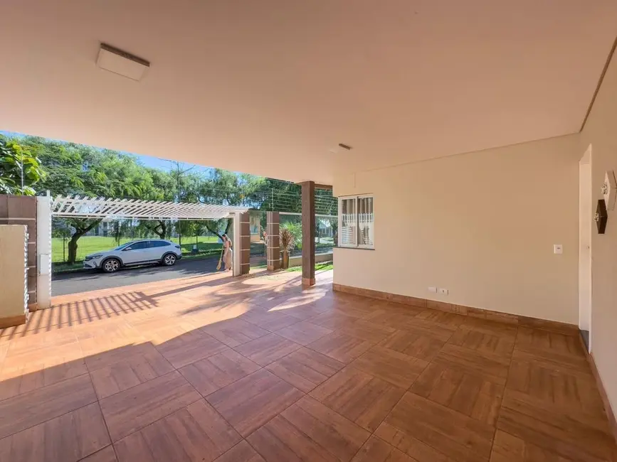 Sobrado com 4 quartos à venda, 180m2 em Cascavel - PR - imagem 5 Foto 5 de Sobrado com 4 quartos à venda, 180m2 em Cascavel - PR