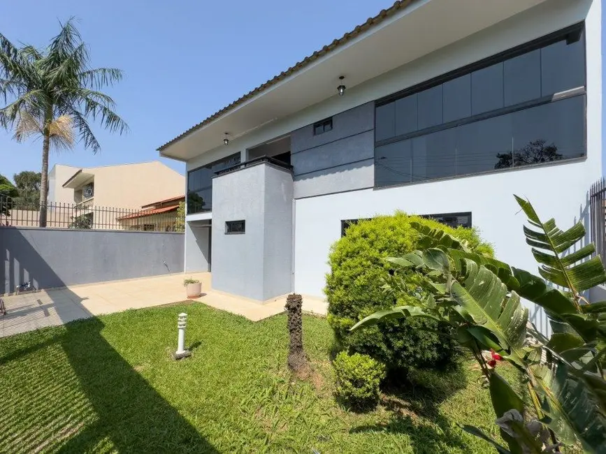 Foto 2 de Sobrado com 3 quartos à venda, 390m2 em Cascavel - PR