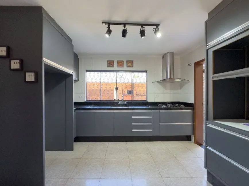 Foto 7 de Sobrado com 3 quartos à venda, 390m2 em Cascavel - PR