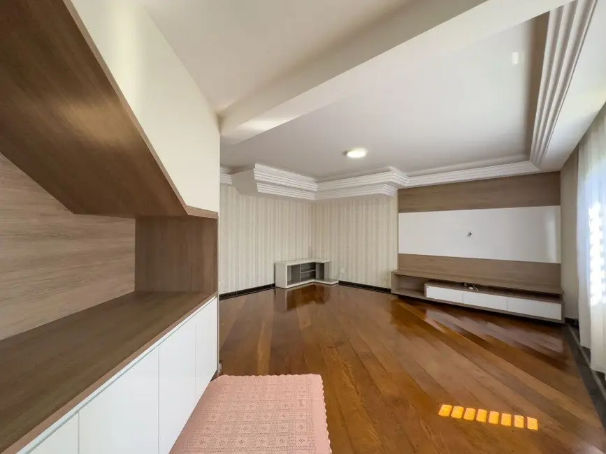 Foto 4 de Sobrado com 3 quartos à venda, 390m2 em Cascavel - PR